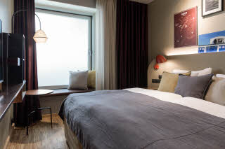 Urheberrecht: Mads Armgaard
Vermundsgade 40 A
+45 40603443
mads@gab.dk
Scandic Kødbyen, room